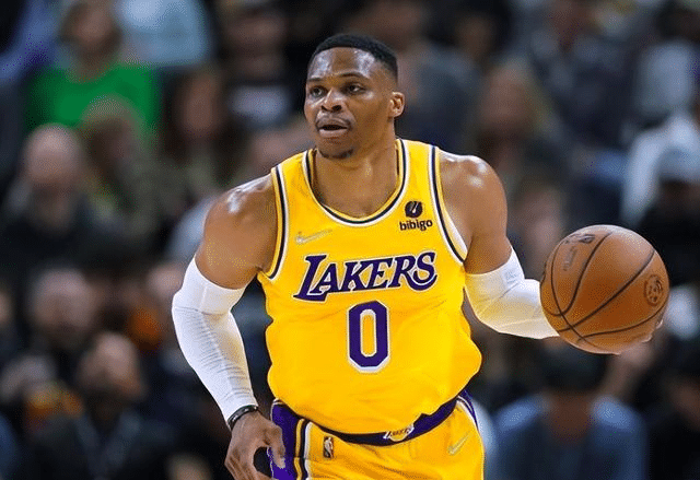 NBA疯狂一夜!5位球星签约完成!最后都有谁呢?