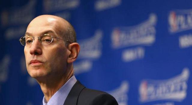 迈克尔·乔丹|NBA75周年仪式有多惨，直接被乔丹无视，又被霍华德打架抢戏