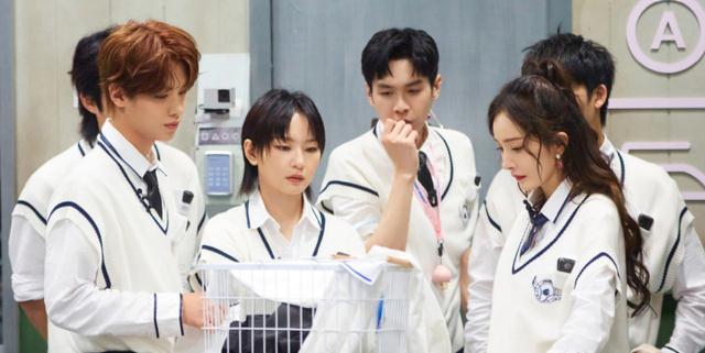 杨幂|《密逃4》第6期播出,杨幂受伤镜头被剪光,仅出现13个字引不满