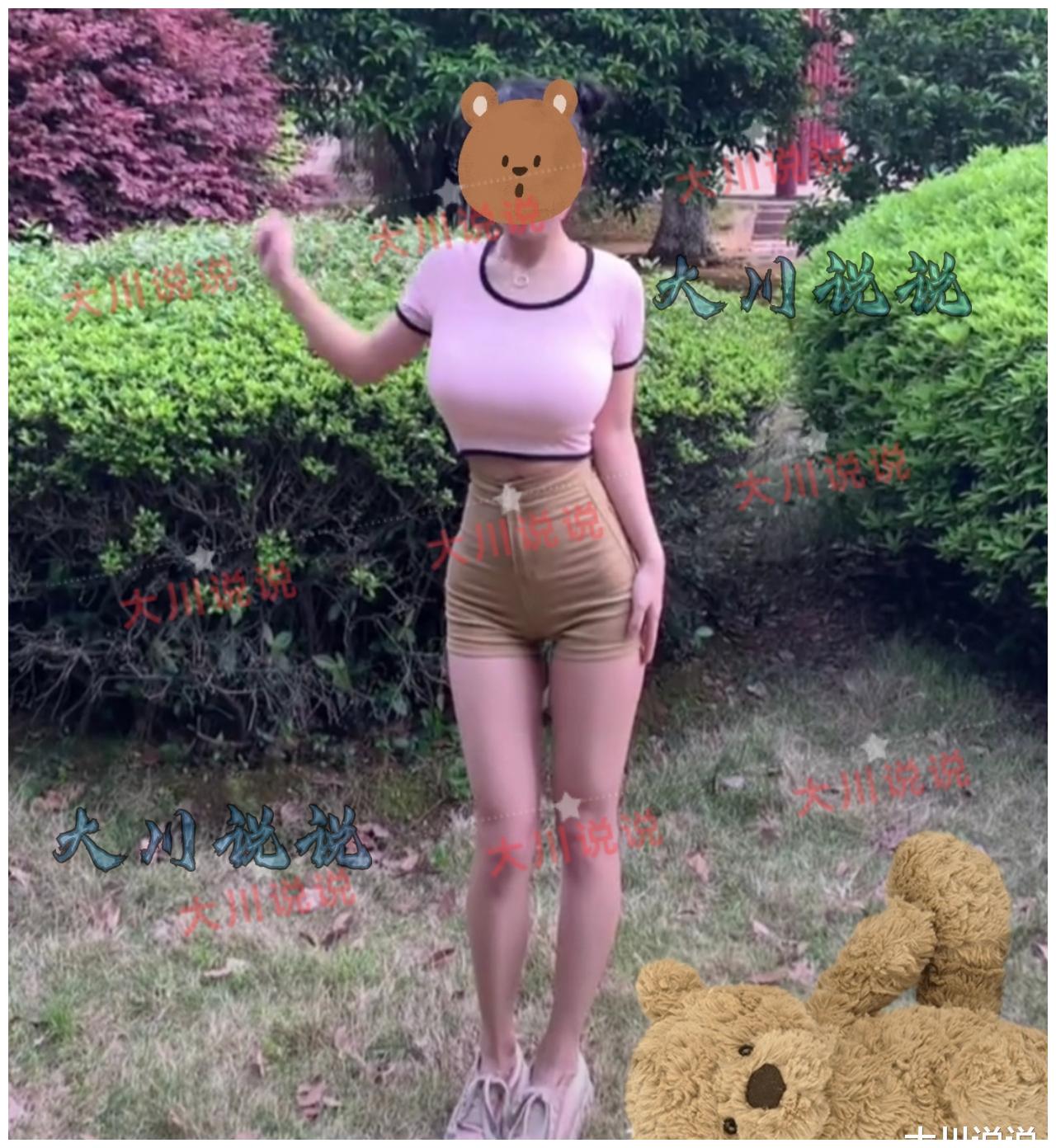 江西女大学生穿旗袍,娇小身材难掩出众,网友:这不是擦边,而是身材太好!