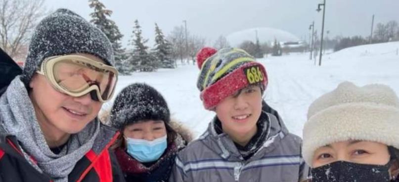 林嘉华|众TVB艺人移民国外后聚会！林嘉华夫妇秀恩爱，亚视夫妻惊喜亮相