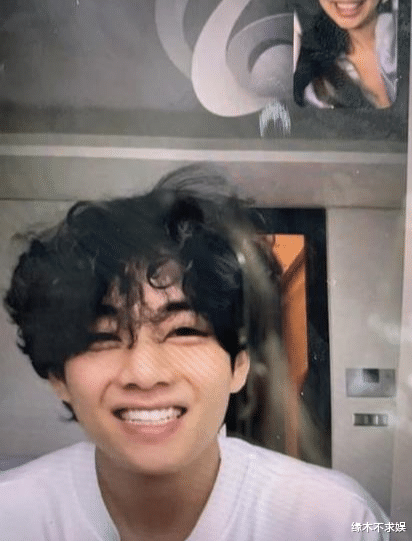 金智妮|Jennie多次被散布私照，YG终于报警起诉，粉丝给声明划重点