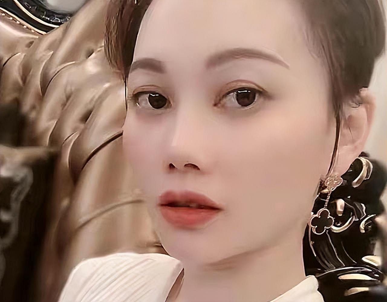 打工妹嫁给北大精英,不想浪费丈夫基因,连生7胎
