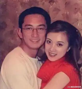 吴启华|吴启华：一婚不到4年破裂，和金巧巧恋爱7年分手，被二婚妻子败光5亿家产！