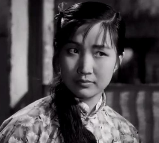 杨雅琴|两段婚姻失败杨雅琴备受打击,弥留之际最放不下女儿最后无奈离去