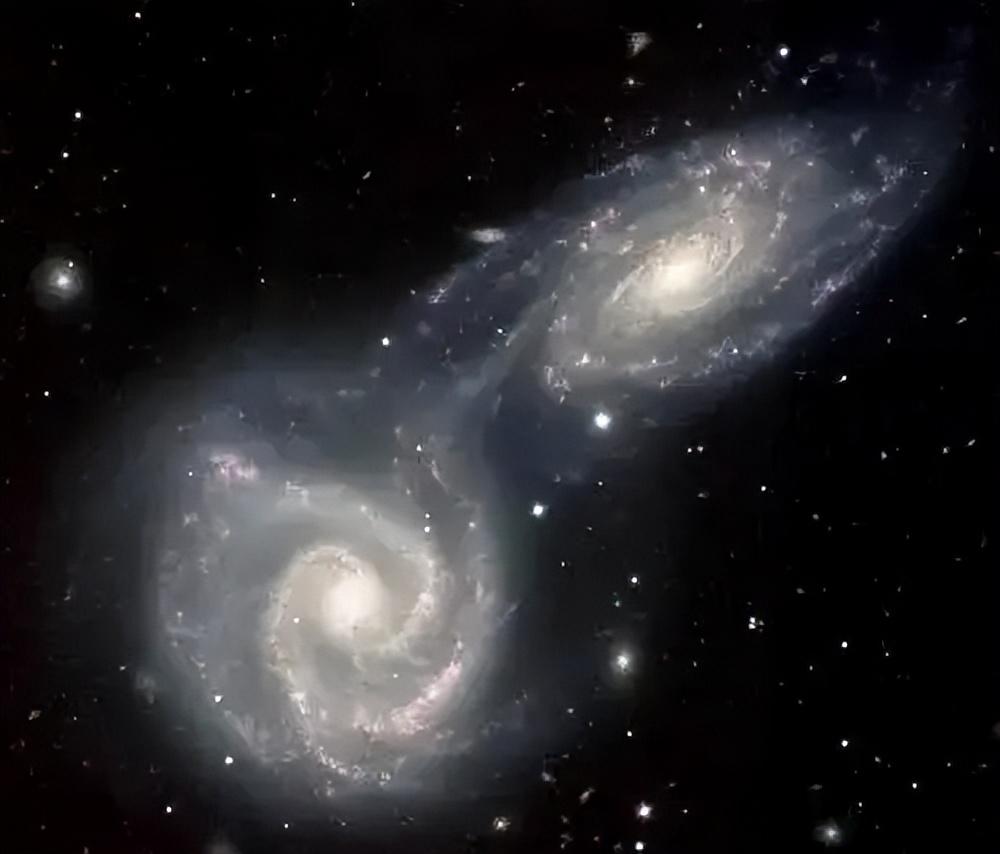 哈勃望远镜发现仙女座星系和银河系的晕,已有重合迹象,碰撞开始
