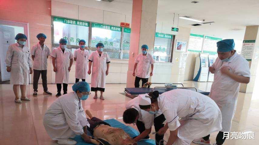 点赞!广西一男子心脏骤停一小时 医生坚持抢救最终复苏成功