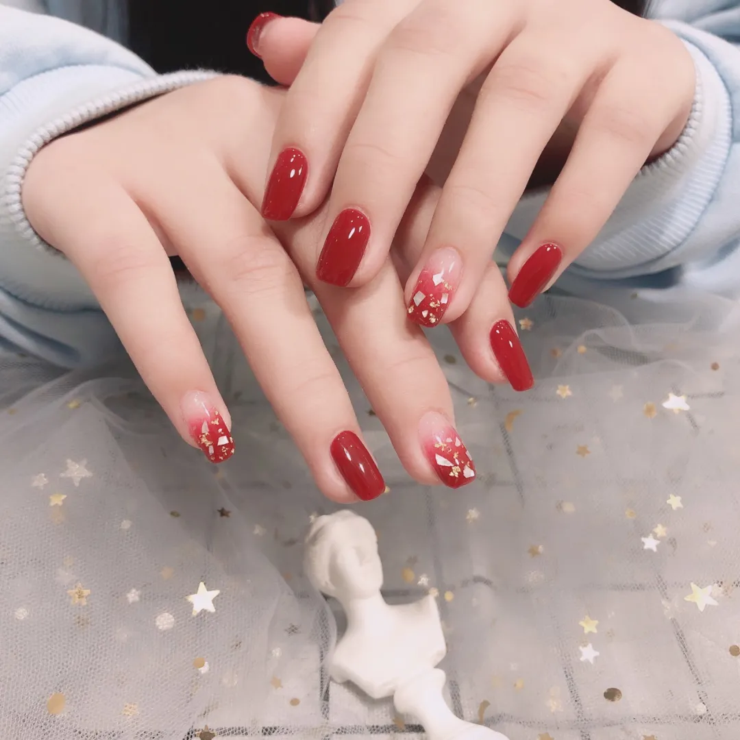 李冰冰 适合黄黑肤色姐妹的显白新年款美甲~