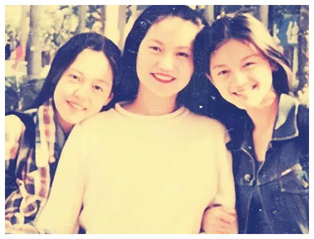 大S|大S还有个亲姐姐，不当明星不嫁豪门，她才是人生赢家