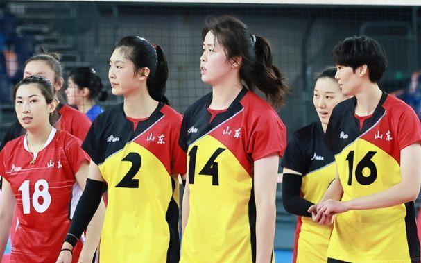 轰下30分火力全开！女排新惠若琪强势上位，对手6个外援都拦不住