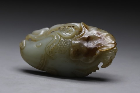 和田玉籽料|舊藏和田玉籽料“年年有鱼”手把件.