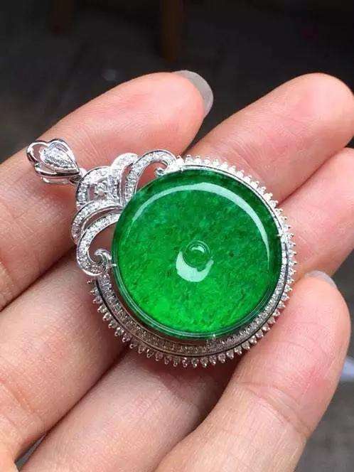 不懂翡翠没关系!只要别买这些“智商税”,就已经赢过80%的新手