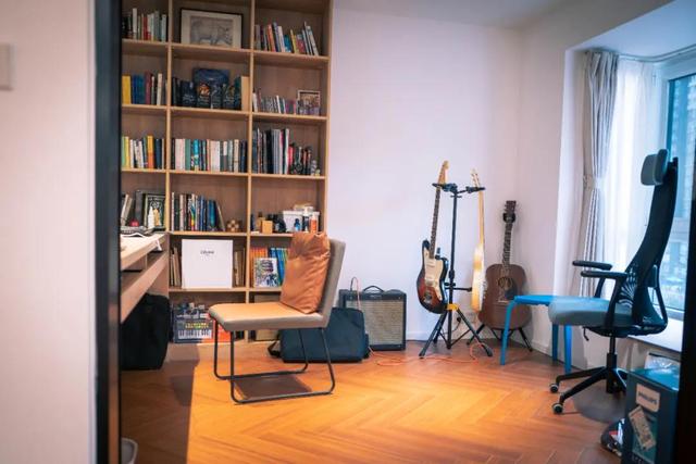 她家85㎡,全屋布置得井井有条,光一个厨房就把我迷住了,晒晒!