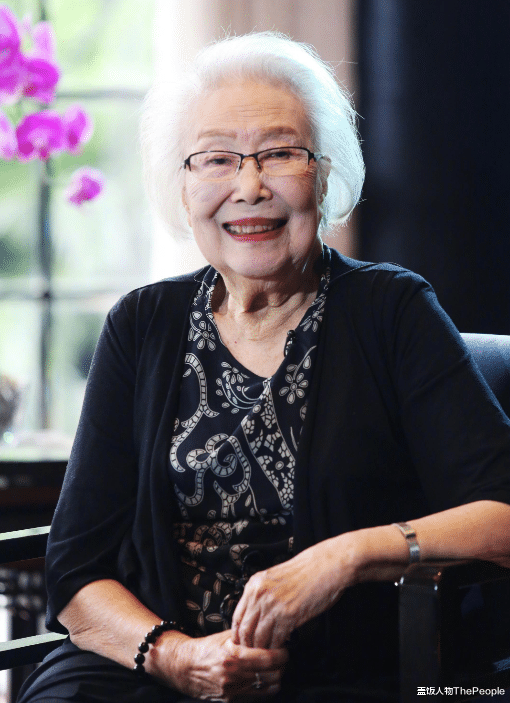 郑爽|一天10个瓜！虐童、婚变、央视女主持整容、大衣哥400万接儿媳…