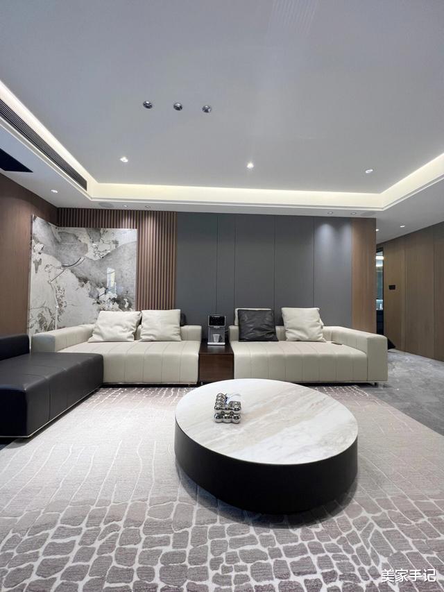 江苏夫妻拒绝“过度装修”,把172㎡家装修得堪称教科书,太高级了