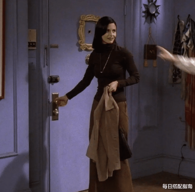 宿迁|《老友记》中“莫妮卡”的职场穿搭，二十多年后依旧很时髦