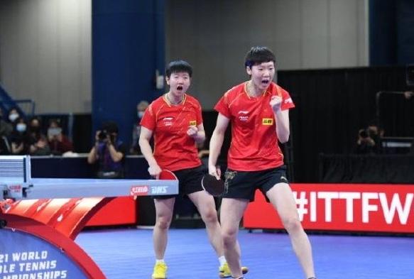 孙颖莎|3-0！国乒一姐4连胜！孙颖莎大爆发+3线开花，搭档王曼昱=女双8强