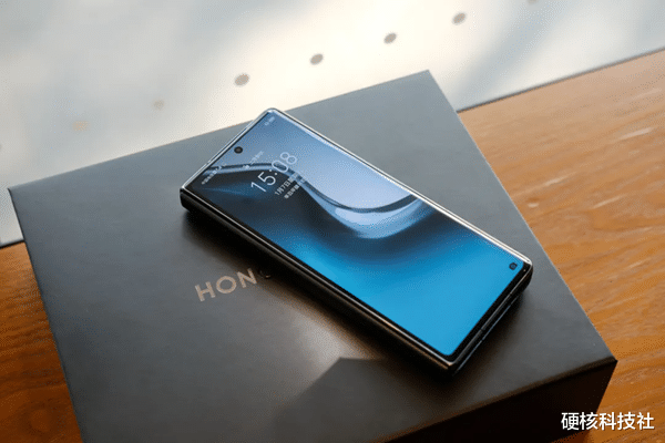 华为荣耀|9999元起售!国产“折叠屏性能王”诞生,荣耀逐步收复华为失地