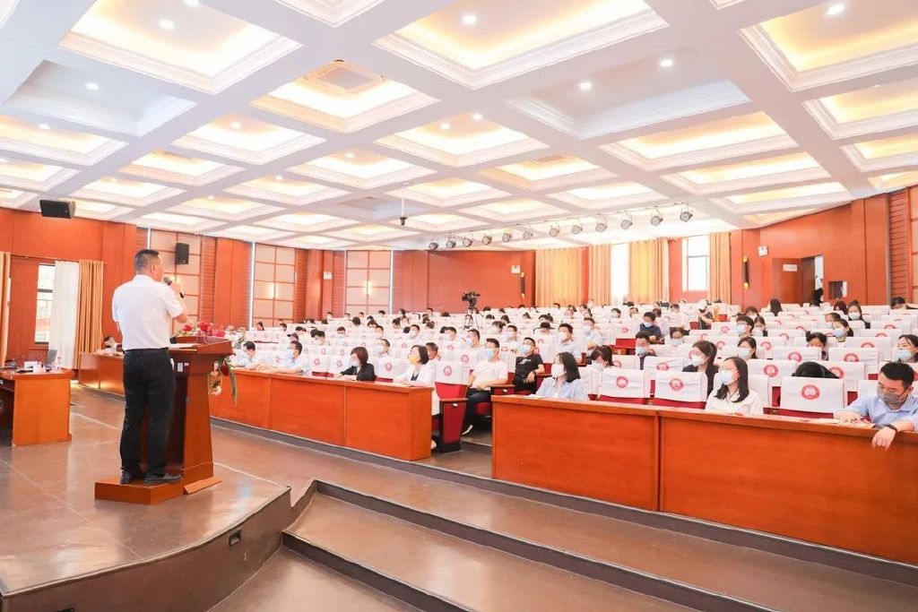 春夏穿搭|职业教育活动周丨高居红教授专题讲座中等职业教育改革与发展动态