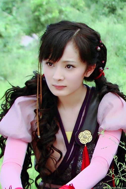 杨幂|杨幂谈潜规则：我们这一行，你想要红，跟导演睡一觉就可以