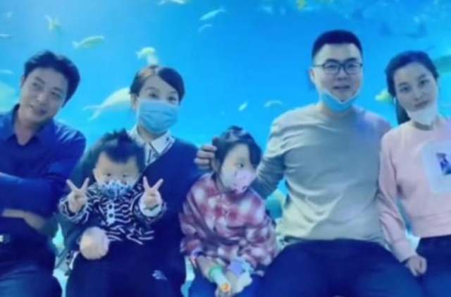 许敏|真幸福!许敏夫妇假期外出踏青,身穿儿媳妇田静送的衣服超有爱