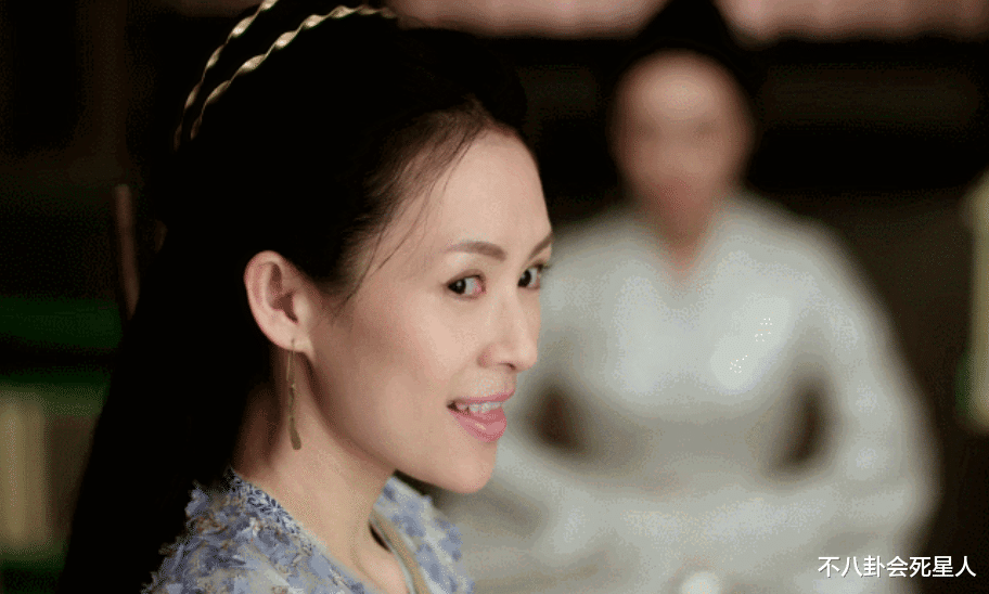 张馨予|丫头教“六大丫头”：装嗲、扮嫩、靠滤镜磨平皱纹，刘涛自毁口碑