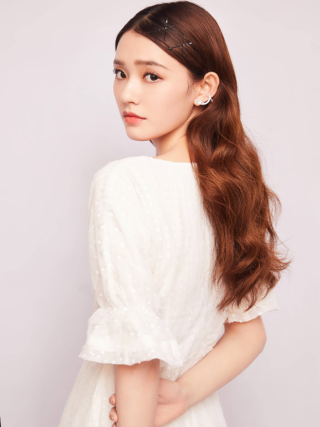 林允|美图分享|邻家有女曰林允,精灵古怪不做作!