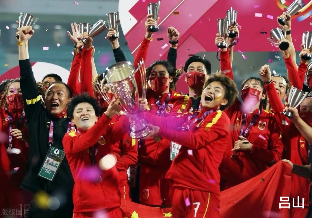 中国足协|金球金帅尬奖频出，别冤枉了足协，这傻事真不是他们干的