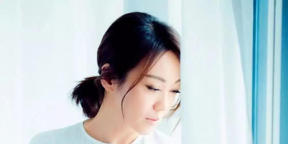 吴绮莉|“独自带娃”的10位女星，有的虐待孩子，有的生父成谜，一言难尽