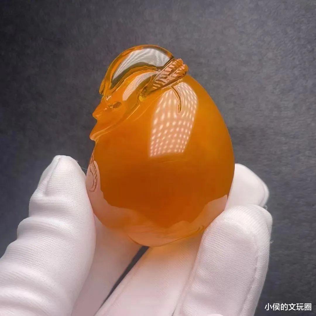 蜜蜡|它是文玩界的扛把子，越黄越值钱？