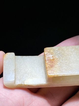 和田玉籽料|汉代 和田玉籽料 白玉 兽面勾连纹 剑璏 把件挂件