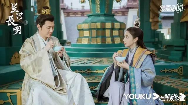 冯绍峰|《星河长明》:冯绍峰搭档彭小苒演古偶,被骂上热搜