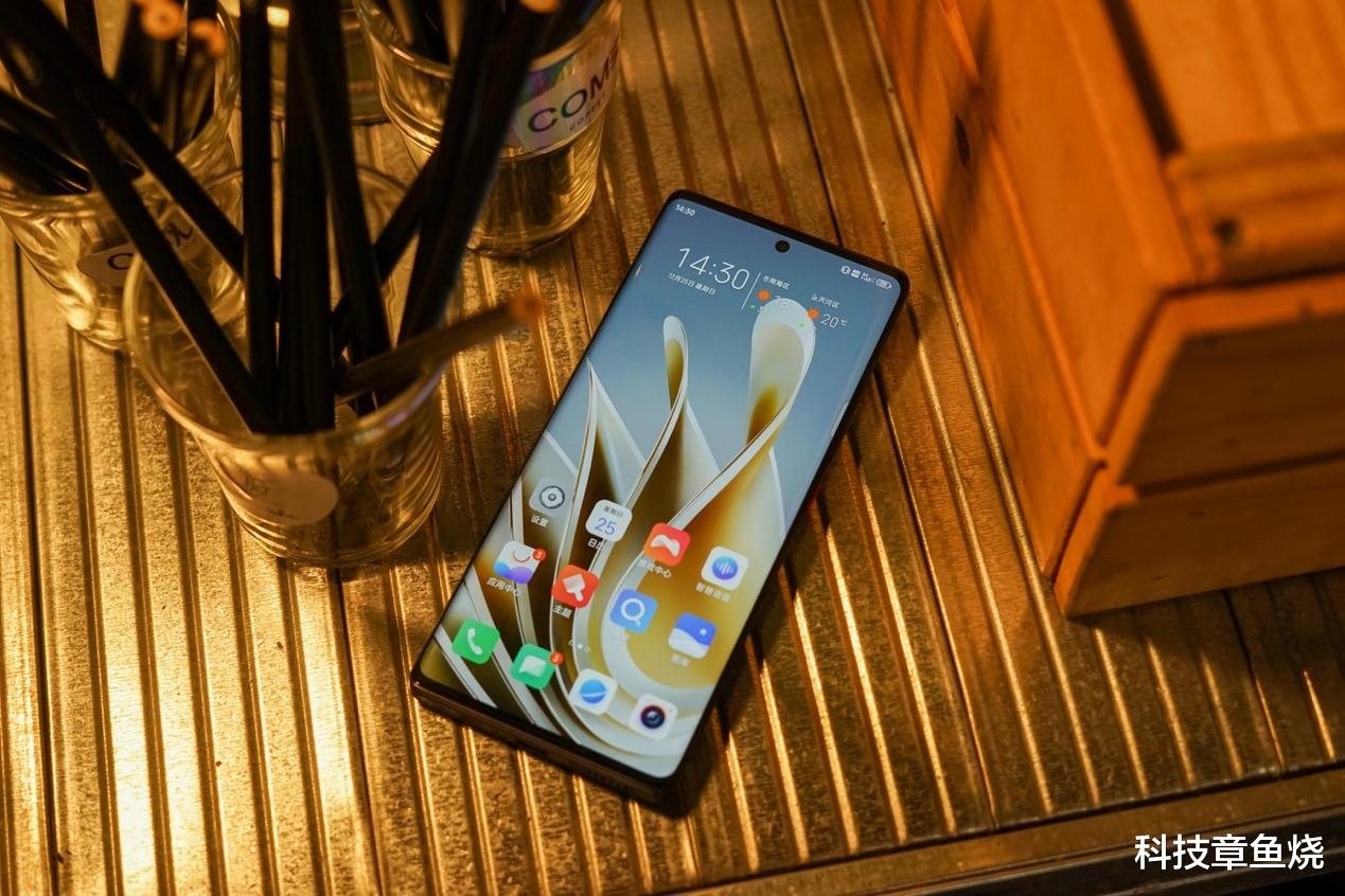 Nubia|复古与科技感交融,这台旗舰手机太个性!