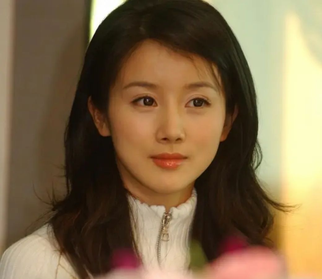 孙菲菲|古装第一美人孙菲菲:获金庸超高评价,被导演侄子暴打后星途尽毁