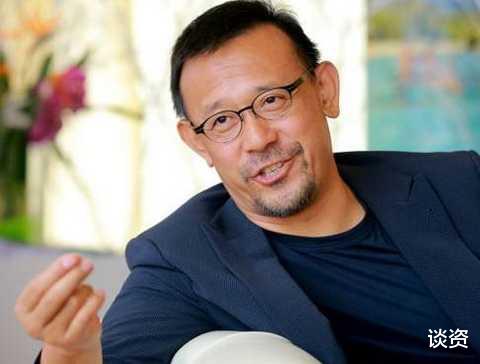 姜武|姜文姜武聚餐被拍,外貌身形十分相似,同母异父却总被认成双胞胎