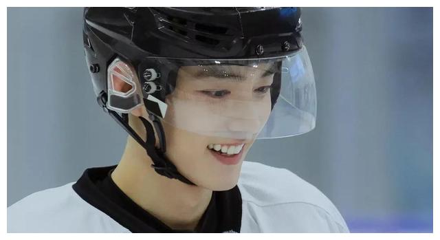 冯提莫|自带“少年感”的7位，30岁演学生，压根不用强行扮嫩，不服不行