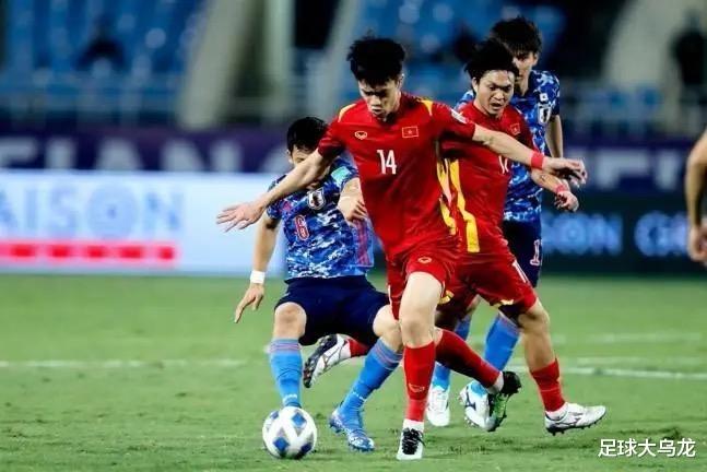 韩国队|2-3！0-1！韩国轰然倒下，仅隔十天，被越南队双杀，国足输得不冤