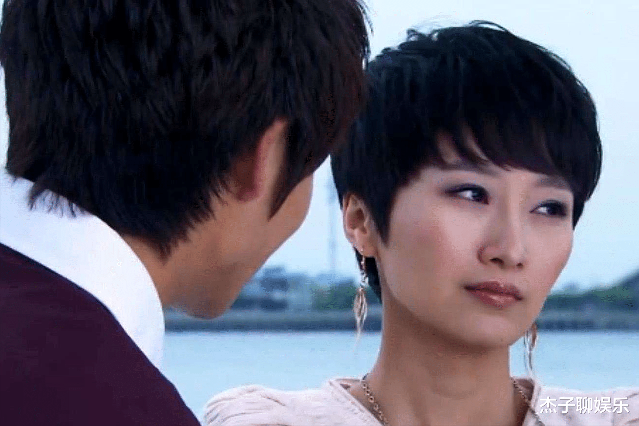 肖涵|脸上缝9针！35岁女星出意外称亲手断送演艺生涯，肖涵要退圈了？