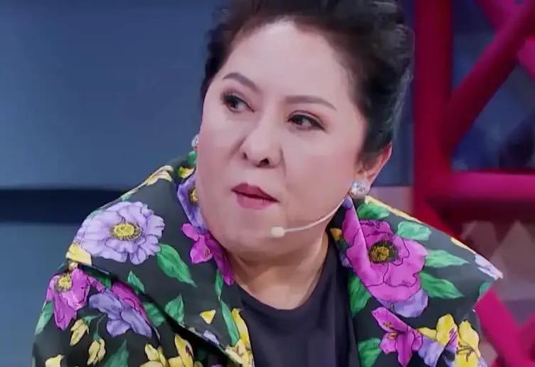 向太|一夜掉粉50万,评论区被骂到关闭,向太做了什么?