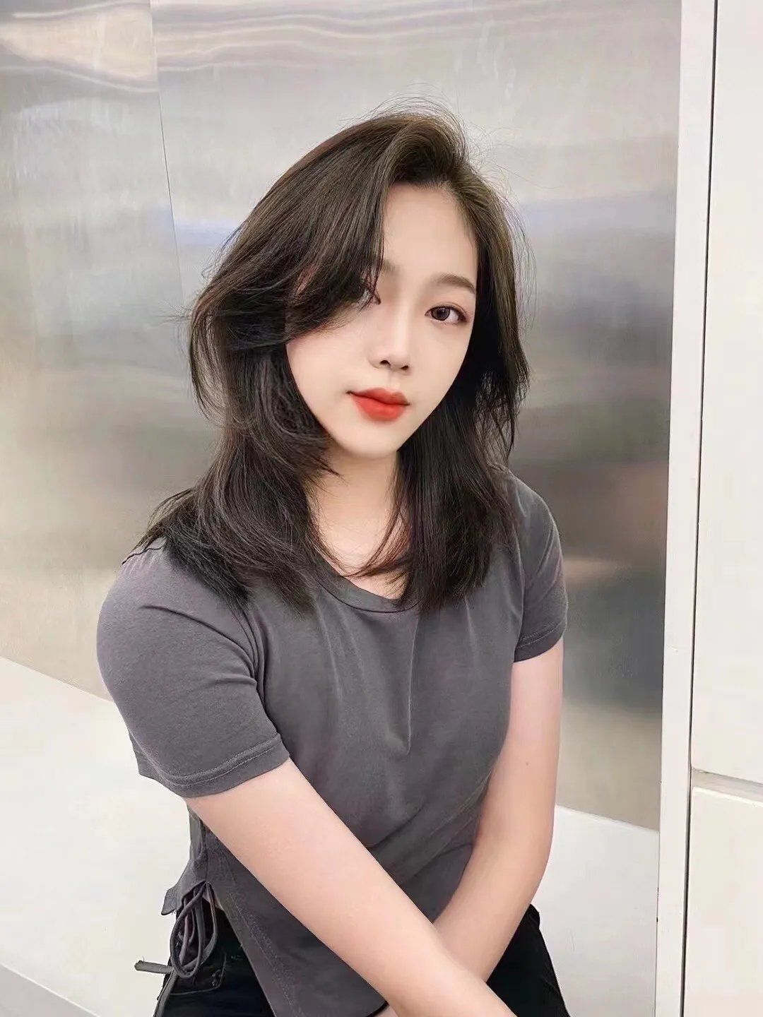 发型 最具人气女士发型18款，减龄修颜大不一样，剪完美出新高度