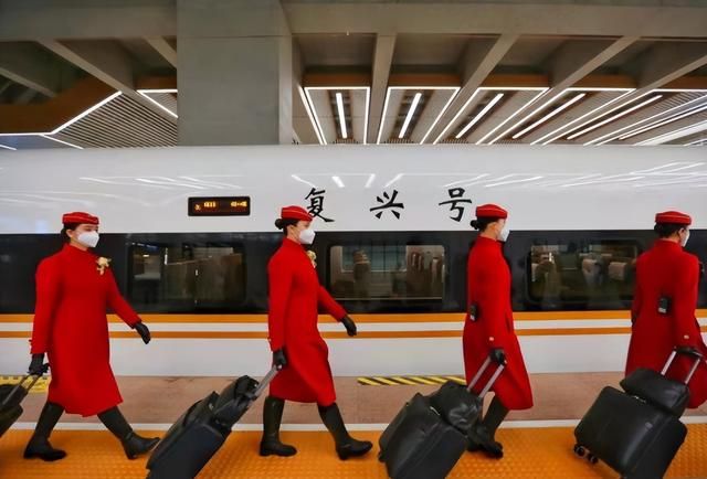 退休|2022年铁路集团公开招聘，平均工资超5400元，专科生更受欢迎