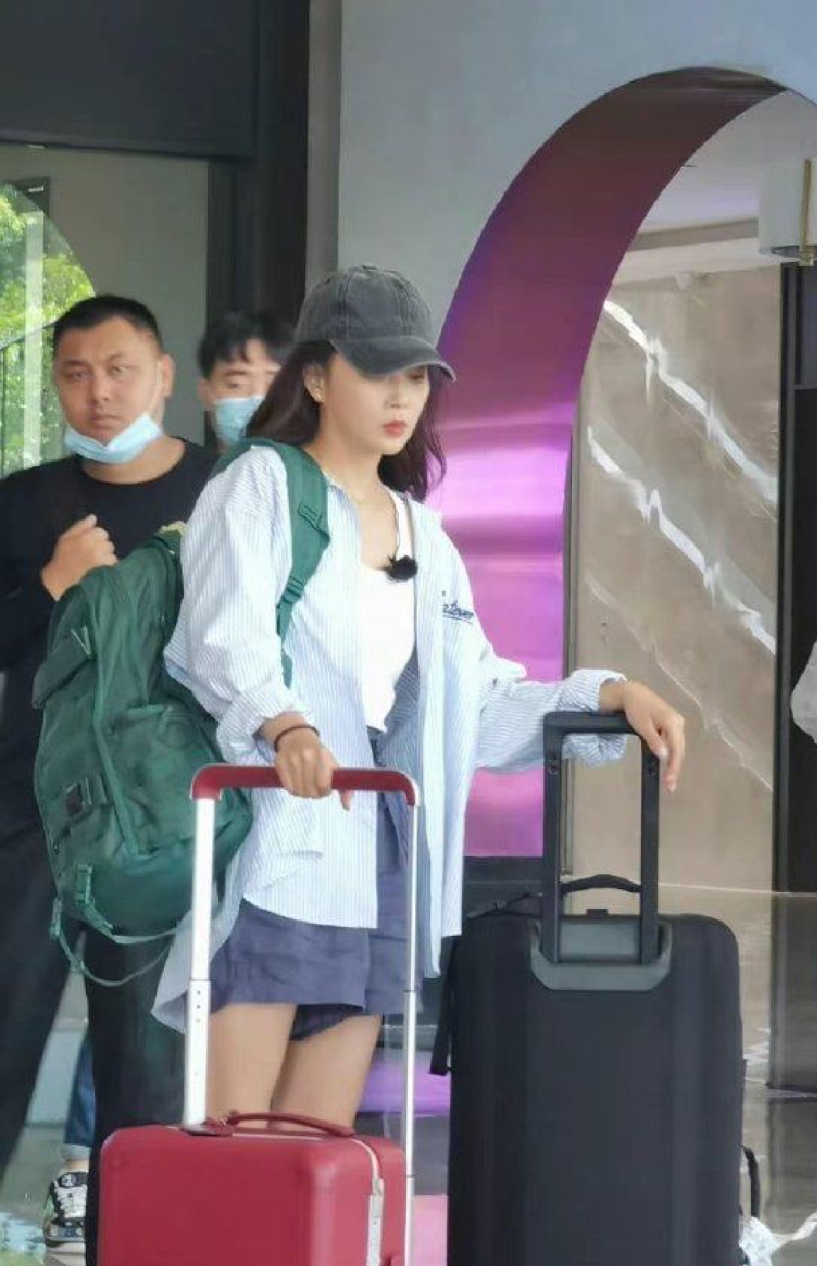 殷桃|《中餐厅6》正式录制，谭松韵张若昀遭溜粉，殷桃无滤镜照似少女