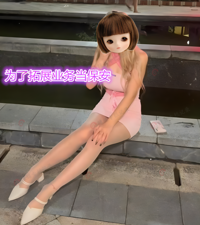 女技师兼职当小区保安,女业主吐槽:女保安衣着清凉,老公盯着看