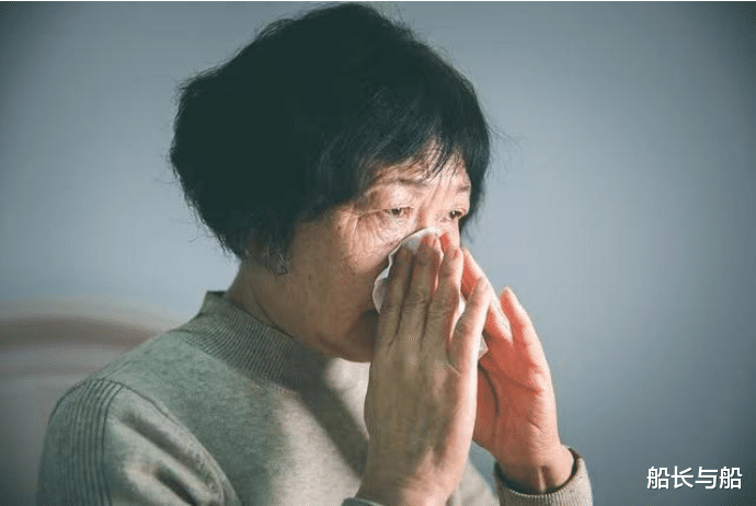 儿子靠不住,大妈携10万欲住女儿家,却被女婿拦住:您是个无底洞