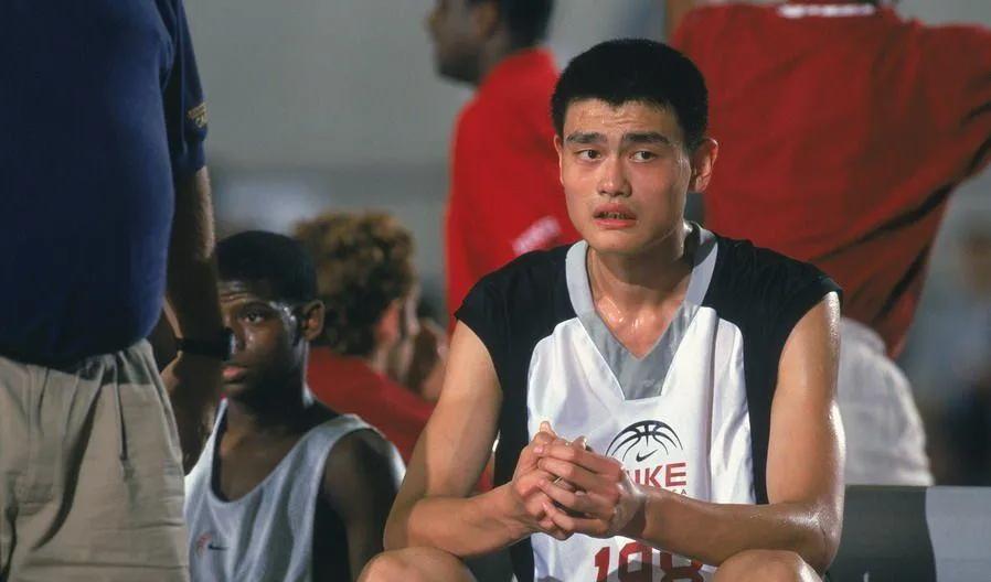 欧冠|姚明进入NBA的“导师”，内线防守悍将泰森-钱德勒去哪了？