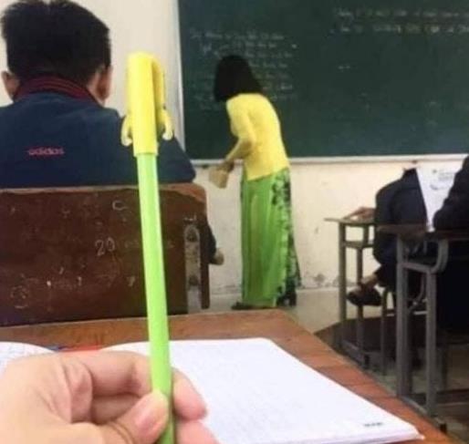撞衫|学生偷拍“撞衫”教师火了，几乎没有违和感，网友：恰到好处