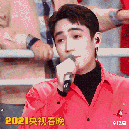 春晚|40余位明星现身春晚彩排，刘涛疑被趁乱搂秦海璐着2万大衣，“真假”贾玲闹乌龙