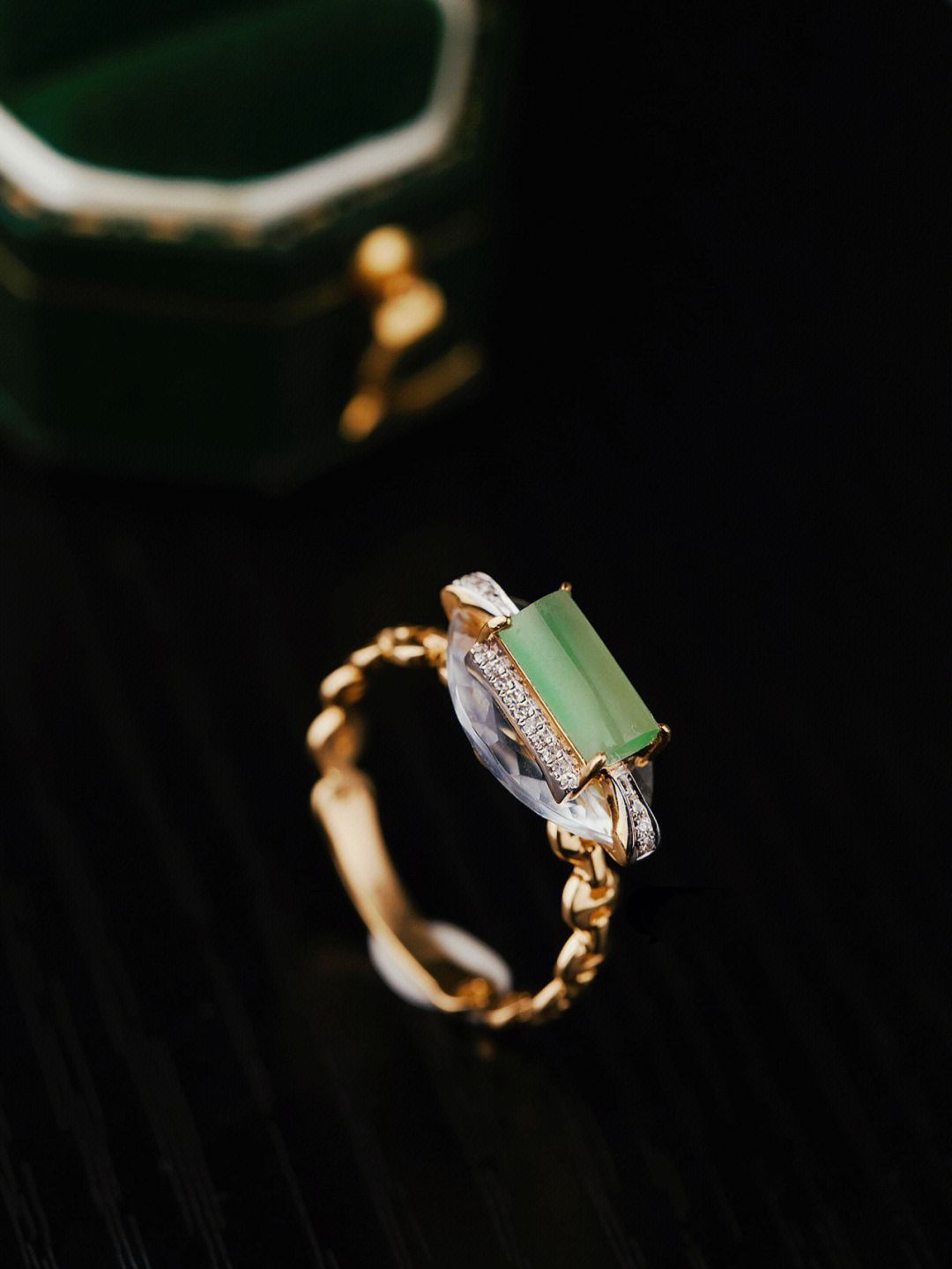 戒指|甜酷风设计款翡翠马鞍戒指