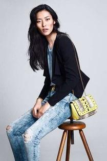 刘雯|职场女性还显稚嫩，跟着大表姐刘雯搭配衣服，气质优雅还高级