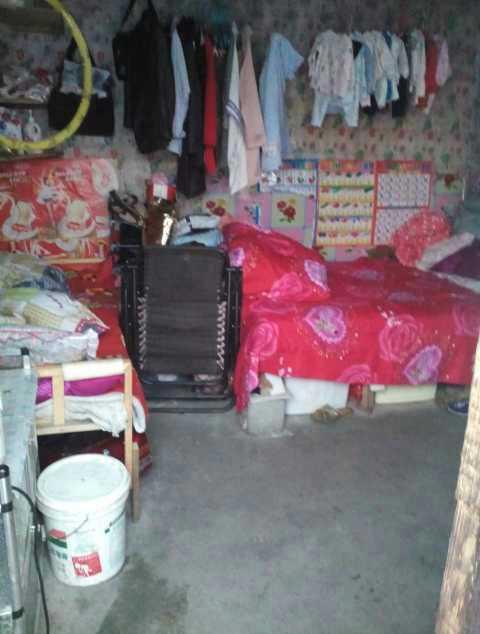 晒晒我220的出租房,卧室拳头大,厨房在外面,总怕锅被偷!